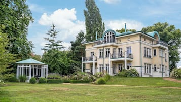 Esterni