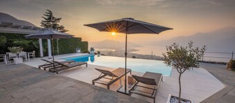 Luxury villa with private infinity pool Iseo