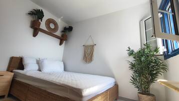 1 bedroom, iron/ironing board, Internet, bed sheets