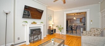 Charming & Roomy 3BR/1BA Fl 2 Apt @Downtown Albany