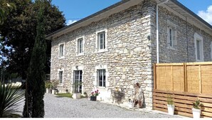 Exterior - Romantic Getaway in the Basque Country - Private Terrace - Nature and Tranquility (Bidache)