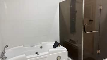 Free toiletries, soap, shampoo, toilet paper