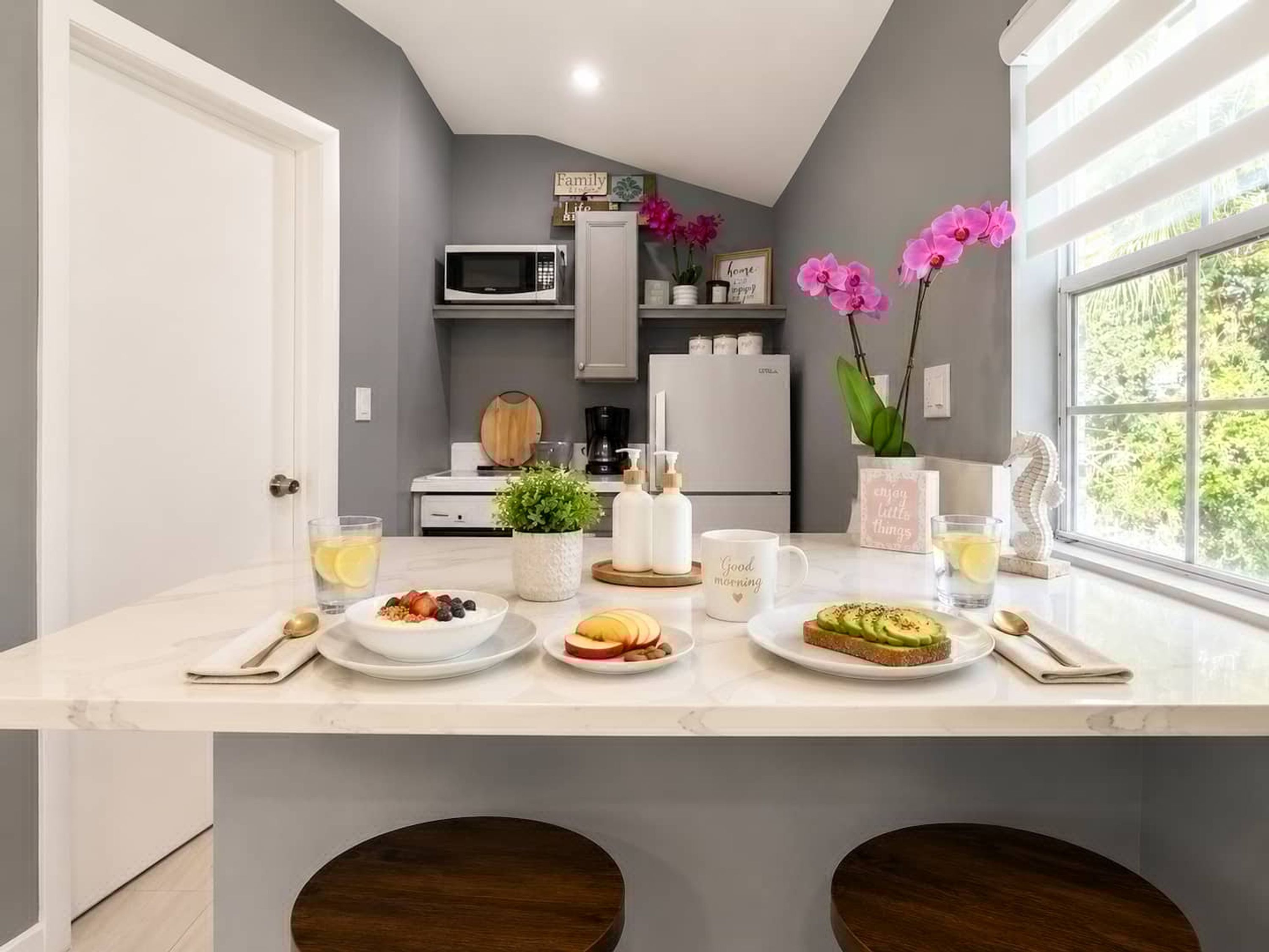 Fridge, microwave, coffee/tea maker, toaster