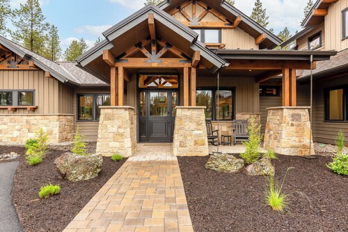 NEW! 5 BR Luxury Home, Sleeps 12 - ELKR56