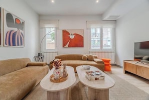 Living area - Premium 4BR Apartment in Madrid's Golden Salamanca District (Madrid)