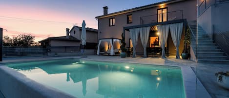 Piscine extérieure