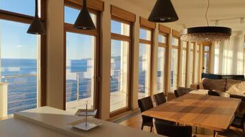 Superior Villa, Balcony, Sea View | Interior
