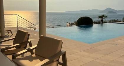 Seafront Luxury Villa Rezevici