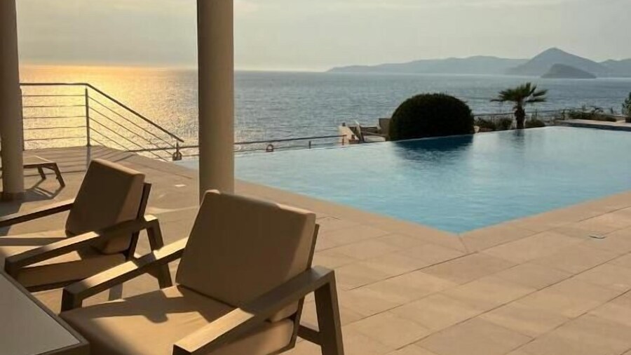 Seafront Luxury Villa Rezevici