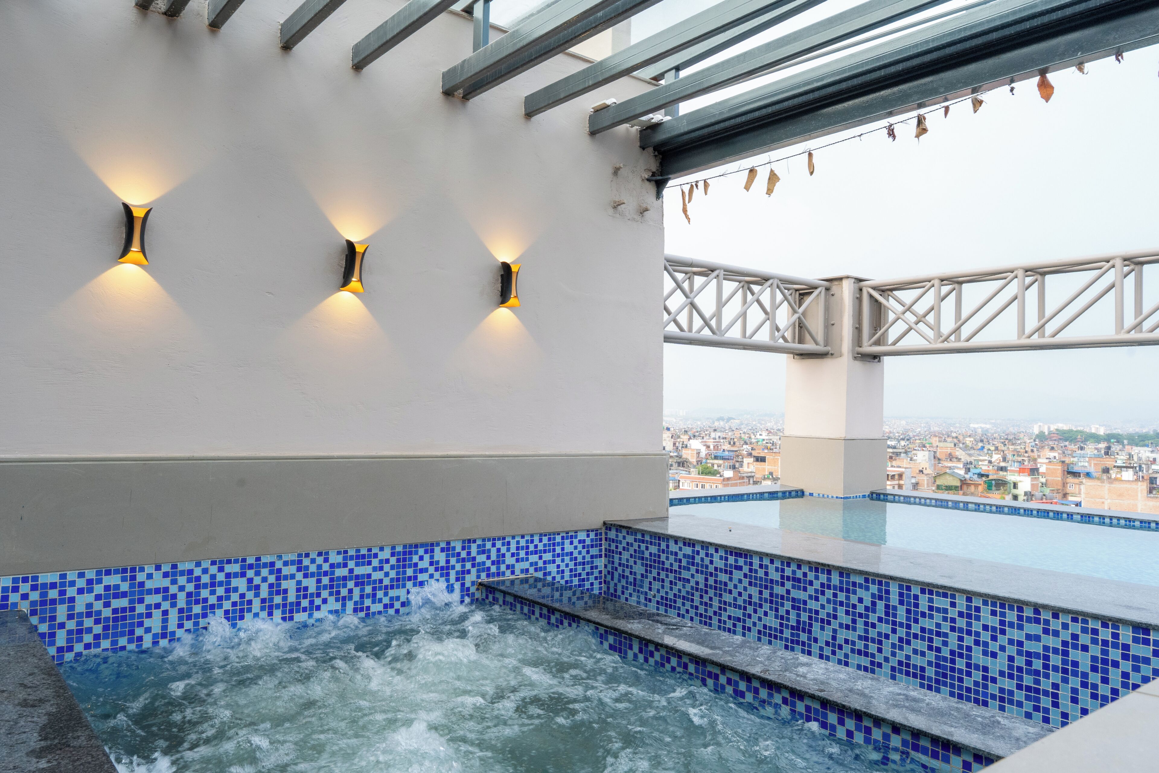 Pool auf dem Dach