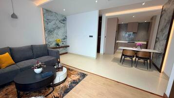 Apartment, 2 Bedrooms, City View | Living area