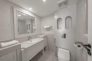 Vila Mewah, 4 kamar tidur | Kamar mandi