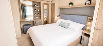 2 dormitorios, tabla de planchar con plancha, wifi gratis y ropa de cama