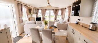 Tattershall Lakes - Hot Tub - Sleeps 6 - Pets