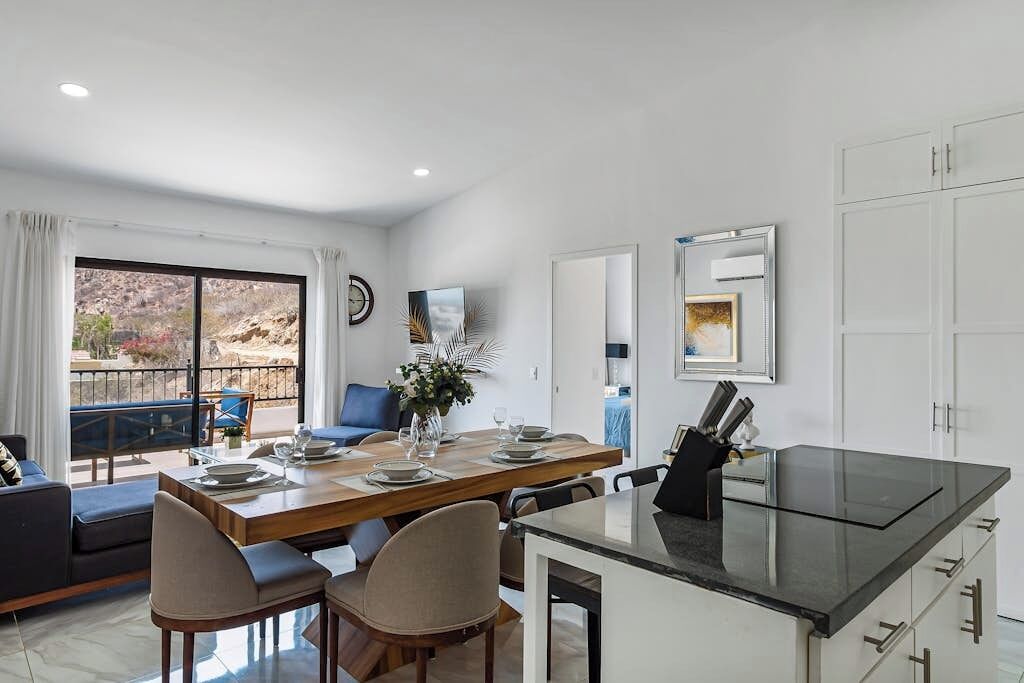 Apartment, Multiple Beds, Partial Ocean View (Mara 607 at Morgan Residences) | Dining