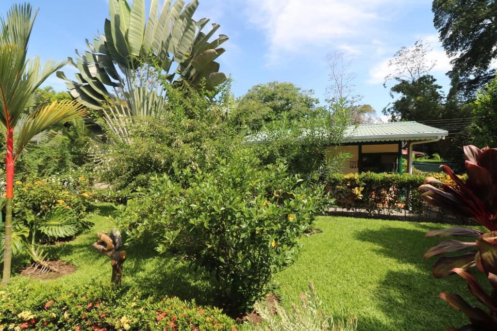 Villa, uitzicht op tuin | Terrein van de accommodatie