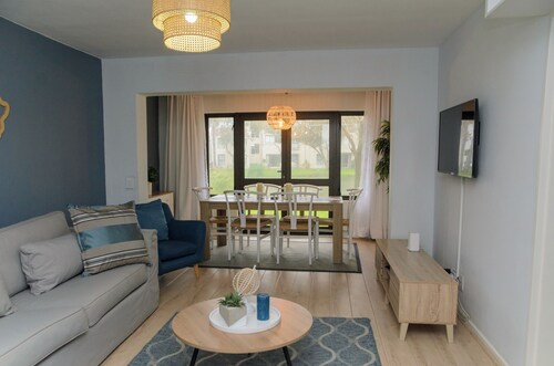Beautiful 3-bedroom apartment in welcoming Cape Town neighborhood
