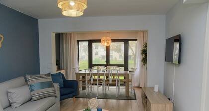 Beautiful 3-bedroom apartment in welcoming Cape Town neighborhood