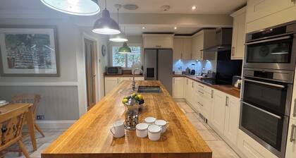 A charming English country home set in a beautiful village 28 miles from London!