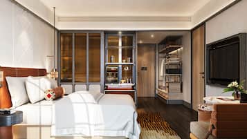 Minibar, in-room safe, laptop workspace, blackout curtains