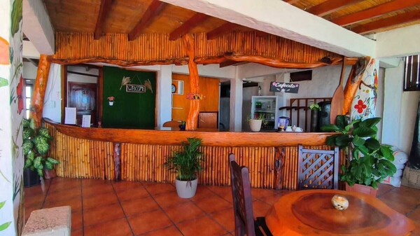 Cocoa Beachfront Inn - Canoa