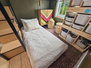 3 makuuhuonetta, silitysrauta/-lauta, Wi-Fi, vuodevaatteet