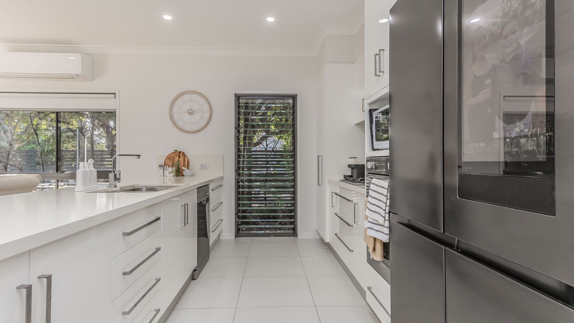 Coffee/tea maker, microwave, oven, dishwasher