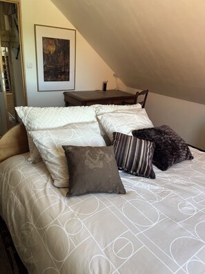 Room - Vrbo Property (Cappy)