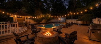 Backyard Resort, Pool, Arcade & Fire Pit