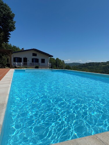 Peaceful Holiday House with Private Pool and Panoramic Views: Casa Mumu