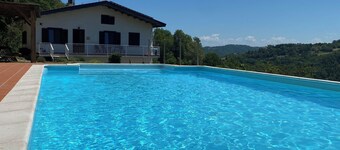 Peaceful Holiday House with Private Pool and Panoramic Views: Casa Mumu