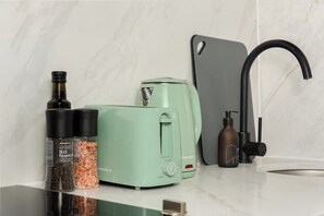 Kaffee und/oder Kaffeemaschine