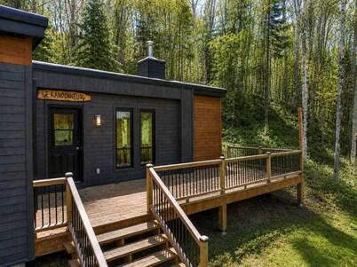 Nature Immersion & Lakeside | Le Randonneur