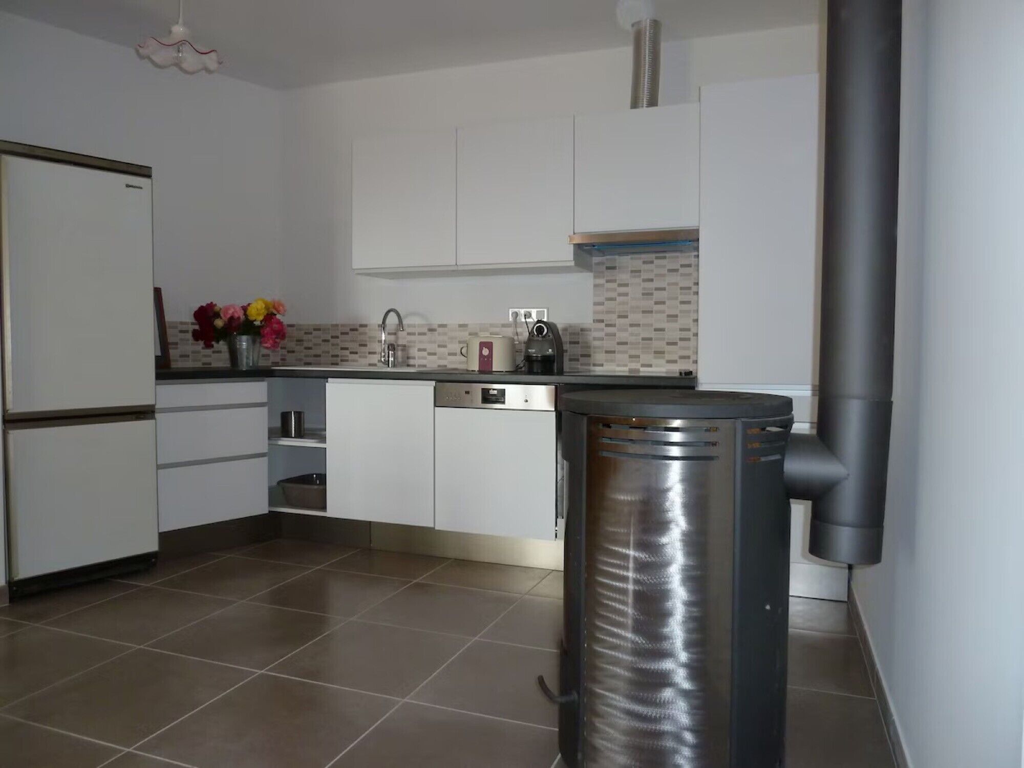 Refrigerador, microondas, horno, placa de cocina