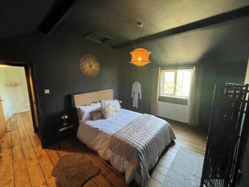 Copper Cottage – Charming Central Devizes Retreat with Secluded Garden