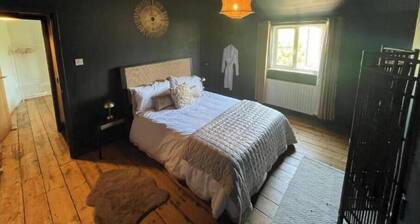 Copper Cottage – Charming Central Devizes Retreat with Secluded Garden