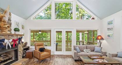 Welcome to "Sheltowee Shores"- Lake Cumberland Views & Lake Trail