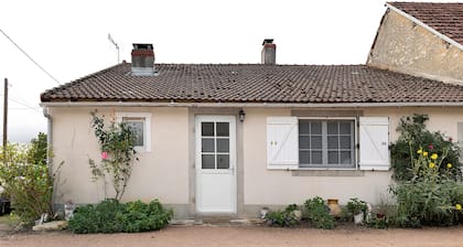 Guest Room “Le Four à Pains - Charlotte” with Terrace, Garden and Wi-Fi