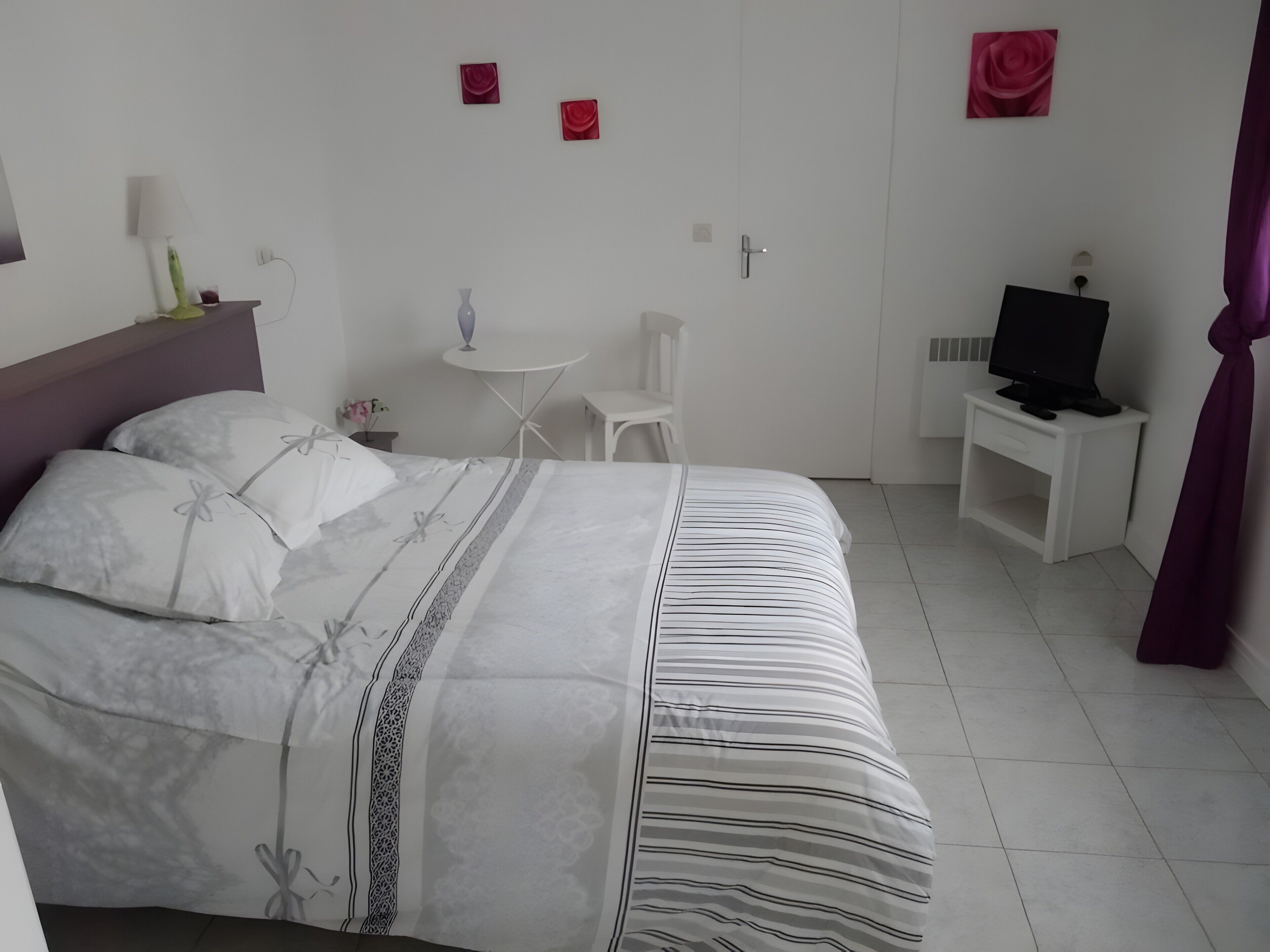 1 chambre, fer et planche à repasser, Wi-Fi, draps fournis