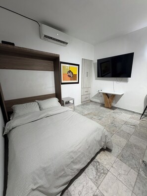 Internet, bed sheets - Central Old San Juan Studio – Close to Everything (San Juan)