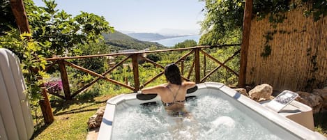 Bain à remous extérieur