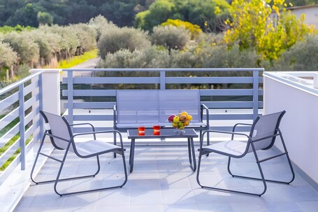 Terrazza/patio. White house villa luisa