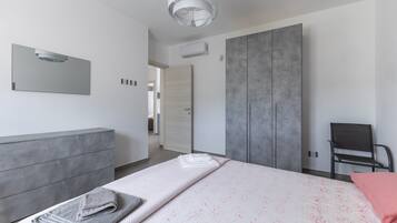 Ferros/tábuas de passar roupa, Wi-Fi, roupa de cama