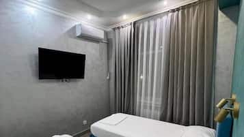 Blackout curtains, soundproofing, iron/ironing board, free WiFi