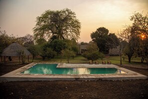 Exterior - Oxpecker Safari Lodge (Mfuwe)