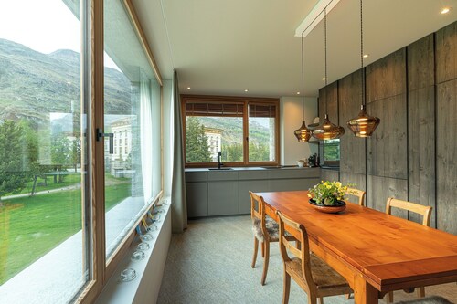 Chesa Piol – Stilvolle Wohnung mit Wellness & Panorama