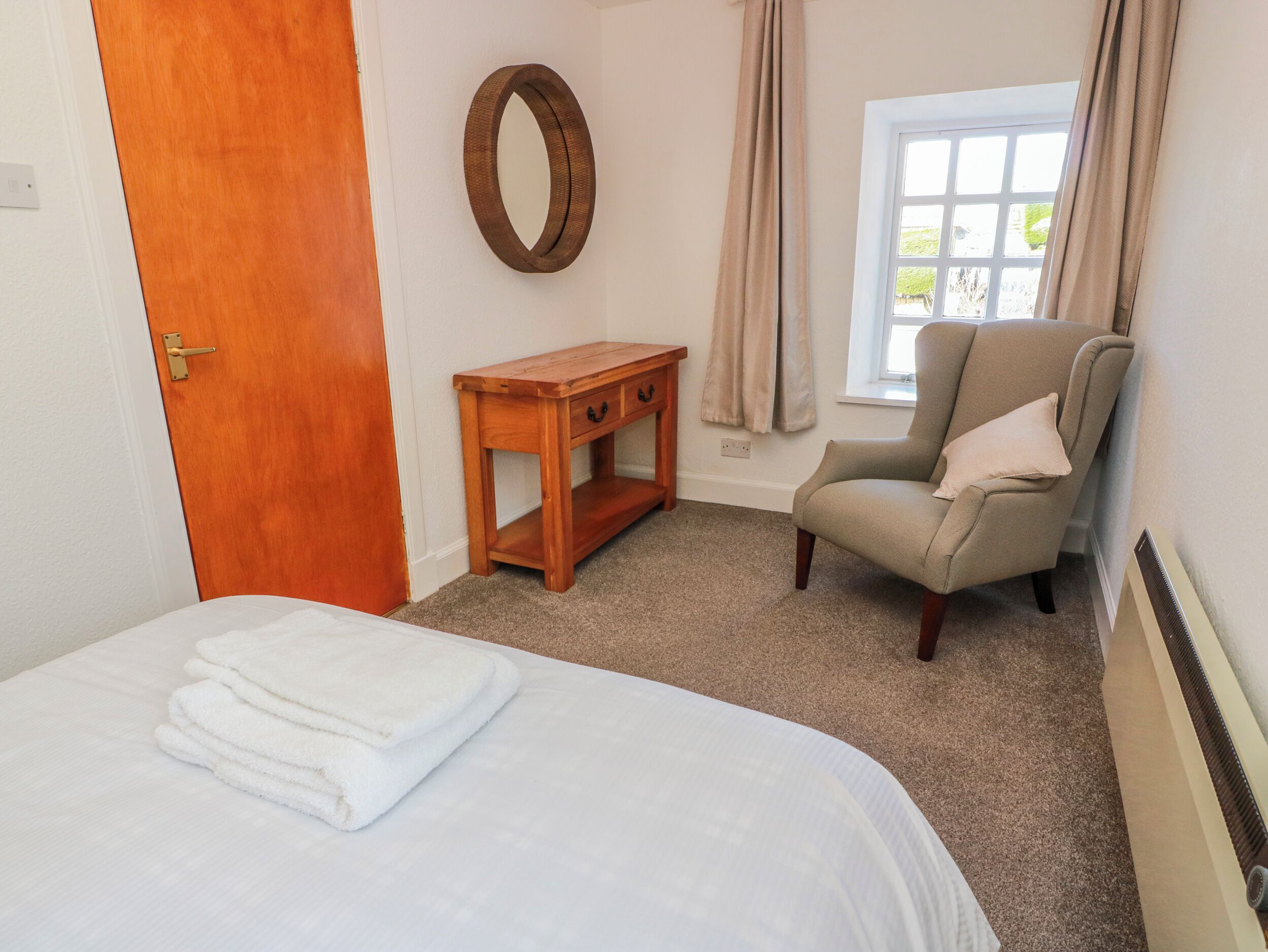 2 bedrooms, individually decorated, individually furnished, free WiFi