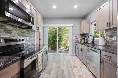 Urban Creekside Garden House in Downtown Boise | 15 min Walk to City Center