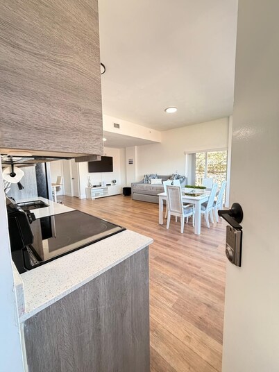 Modern 2BR/2BA Apartment in the Heart of Miami