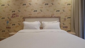 Premium bedding, pillowtop beds, free cribs/infant beds